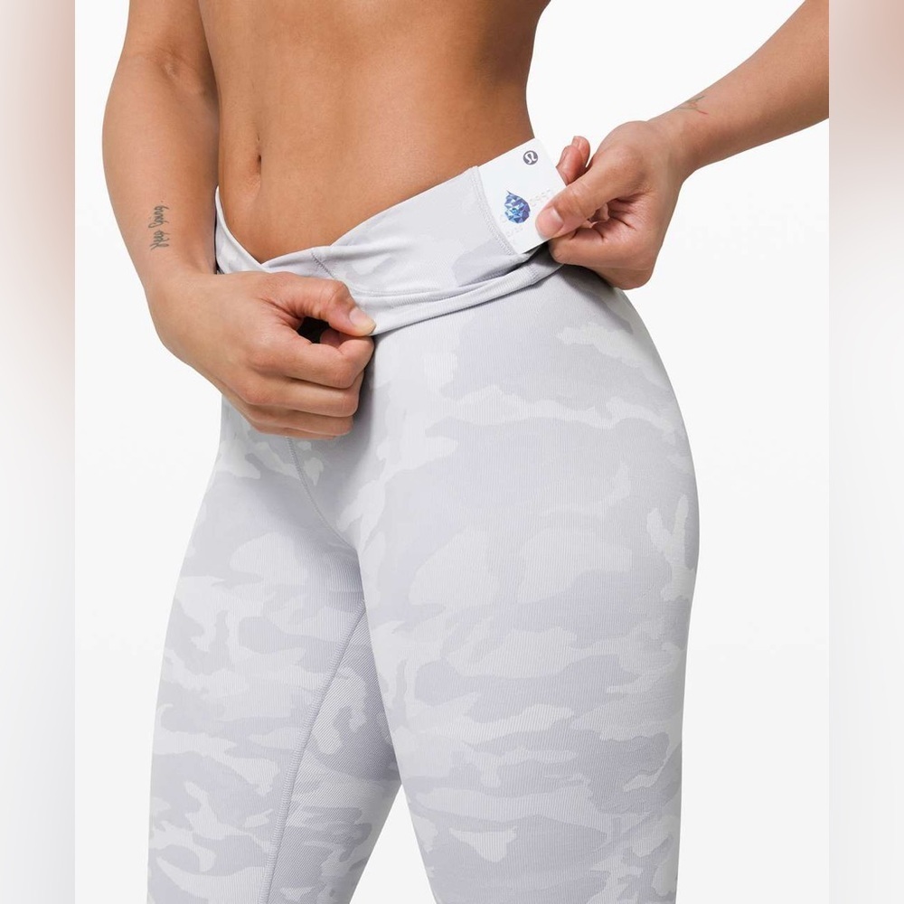 Lululemon Wunder Under High-Rise Tight 28" Luxtreme Size 6 - Picture 3 of 10